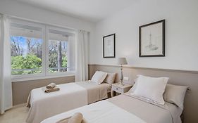 Beach-Line Apartment With 3 Bedrooms In Estepona