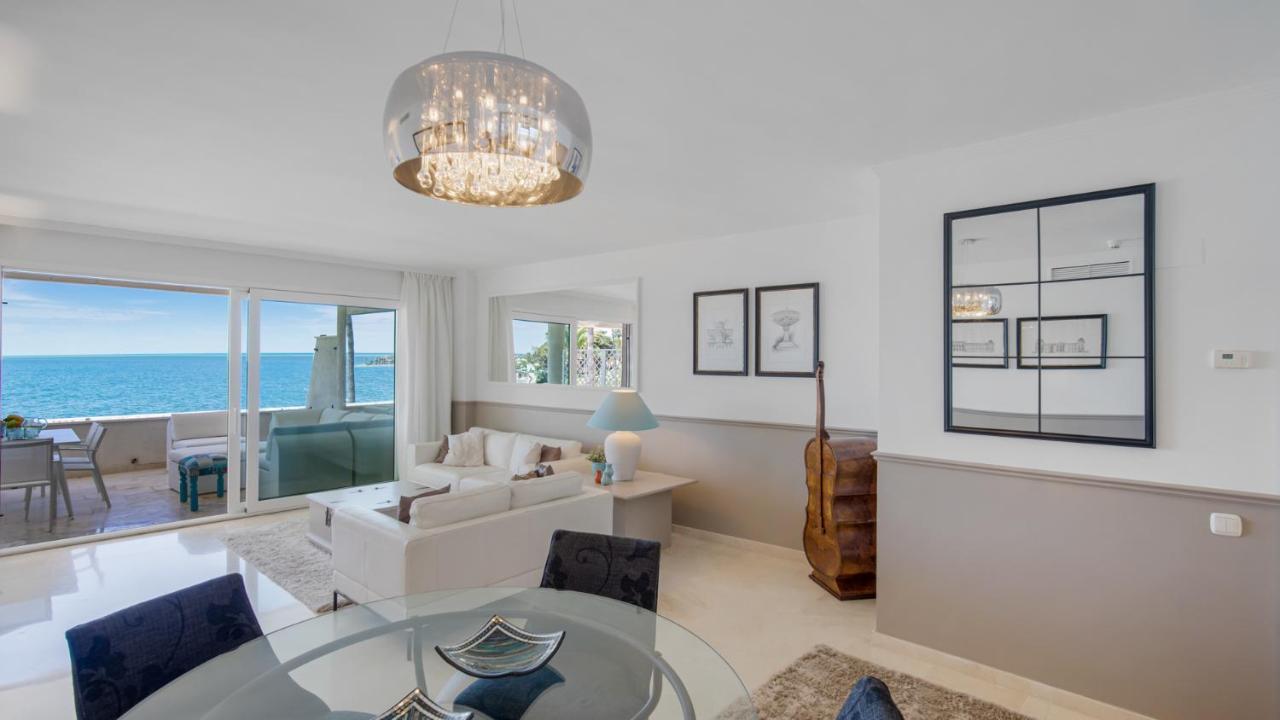 Beach-Line Apartment With 3 Bedrooms In Estepona Exterior foto