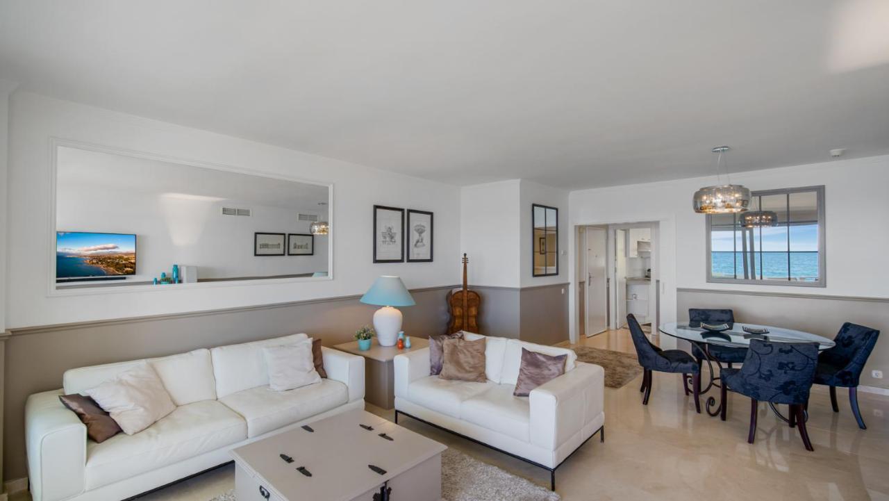 Beach-Line Apartment With 3 Bedrooms In Estepona Exterior foto